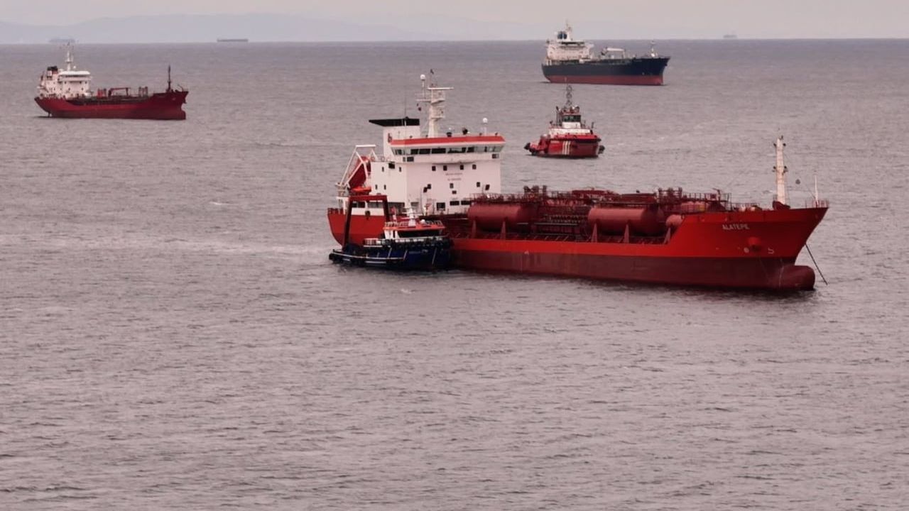 Küçükçekmece'de Alatepe Tankeri İçin Kurtarma Çalışmaları Yeniden Başladı