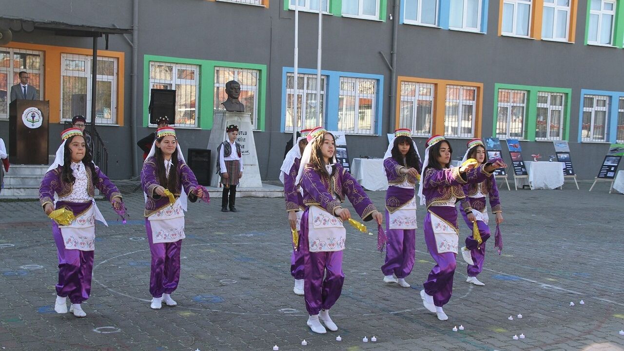 Kula'da Tutum, Yatırım ve Türk Malları Haftası Coşkuyla Kutlandı