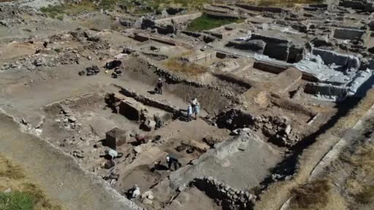 Kültepe 2025 Kazıları: 6 Bin Yıllık Tarihe Yeni Bulgular