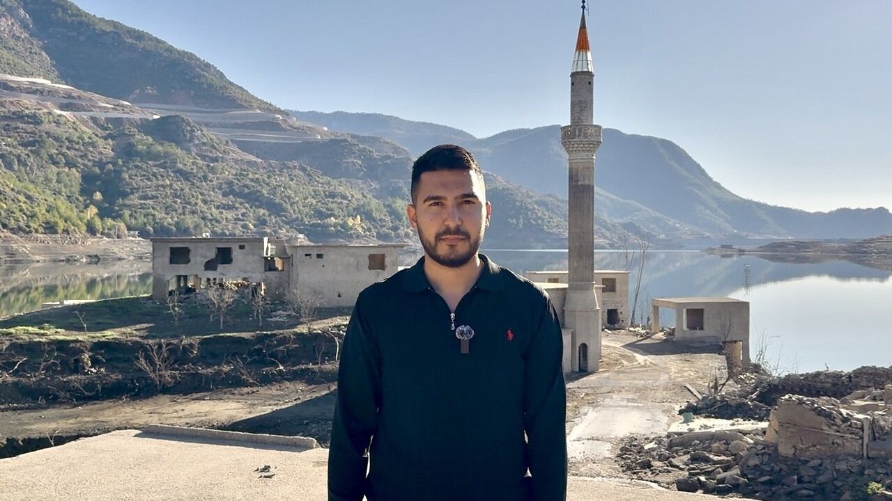 Kuraklık Alaköprü Barajı’nı Vurdu: Kıbrıs’a Su Sağlayan Barajda Köy Ortaya Çıktı