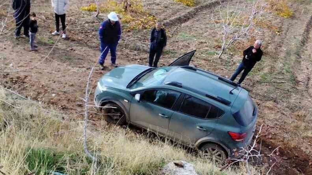 Kurtalan'da SUV Devrildi: TPAO Çalışanları Yaralanmadan Kurtuldu