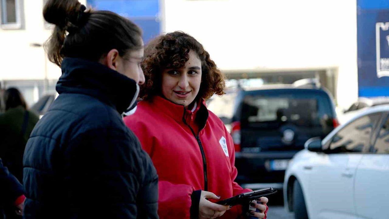 Kuşadası Belediyesi'nin Beslenme Çantası Desteğine Velilerden Tam Not
