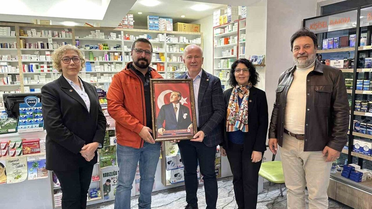 Kuşadası'nda Eczacılık Gündemi: Sefa Karaaslan Kuşadası Ziyaretinde