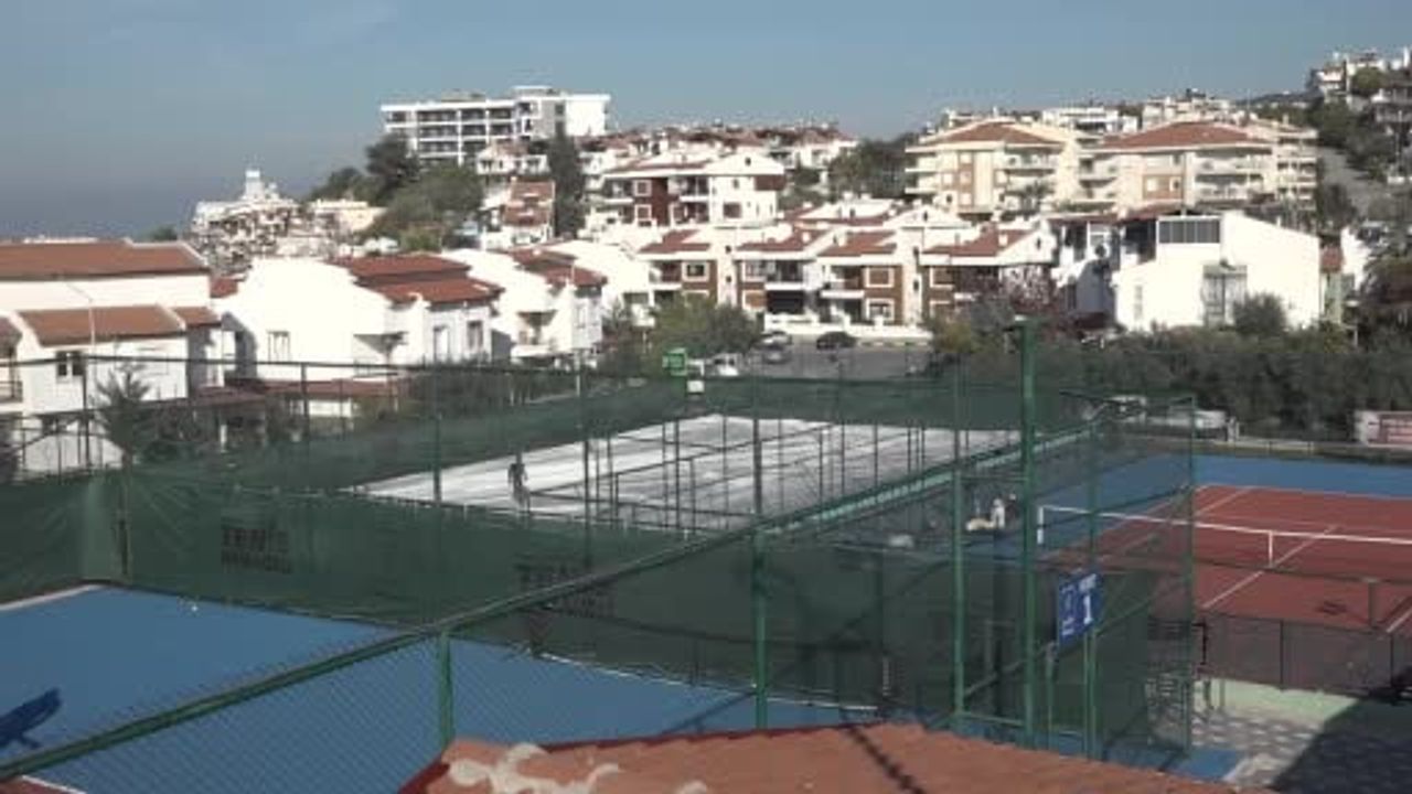Kuşadası Tenis Kulübü'ne 'Balon Kort' — 4 numaralı kort kışa hazır