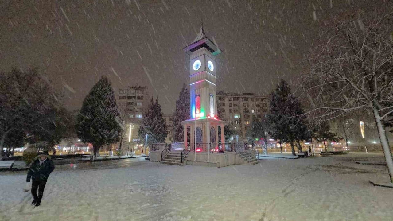 Kütahya Beyaza Büründü: Zafer Meydanı Kartpostallık Görüntülerle Kaplandı