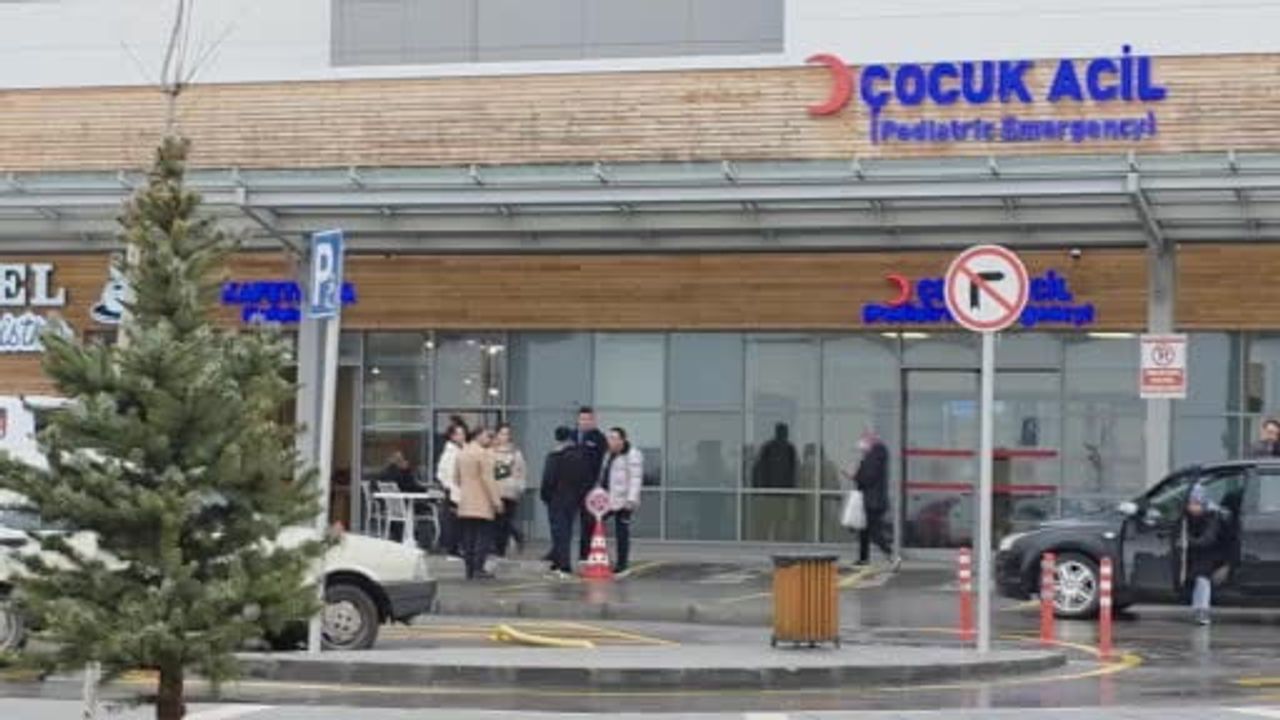 Kütahya'da 23 Öğrenci Çikolata Şüphesiyle Hastaneye Kaldırıldı