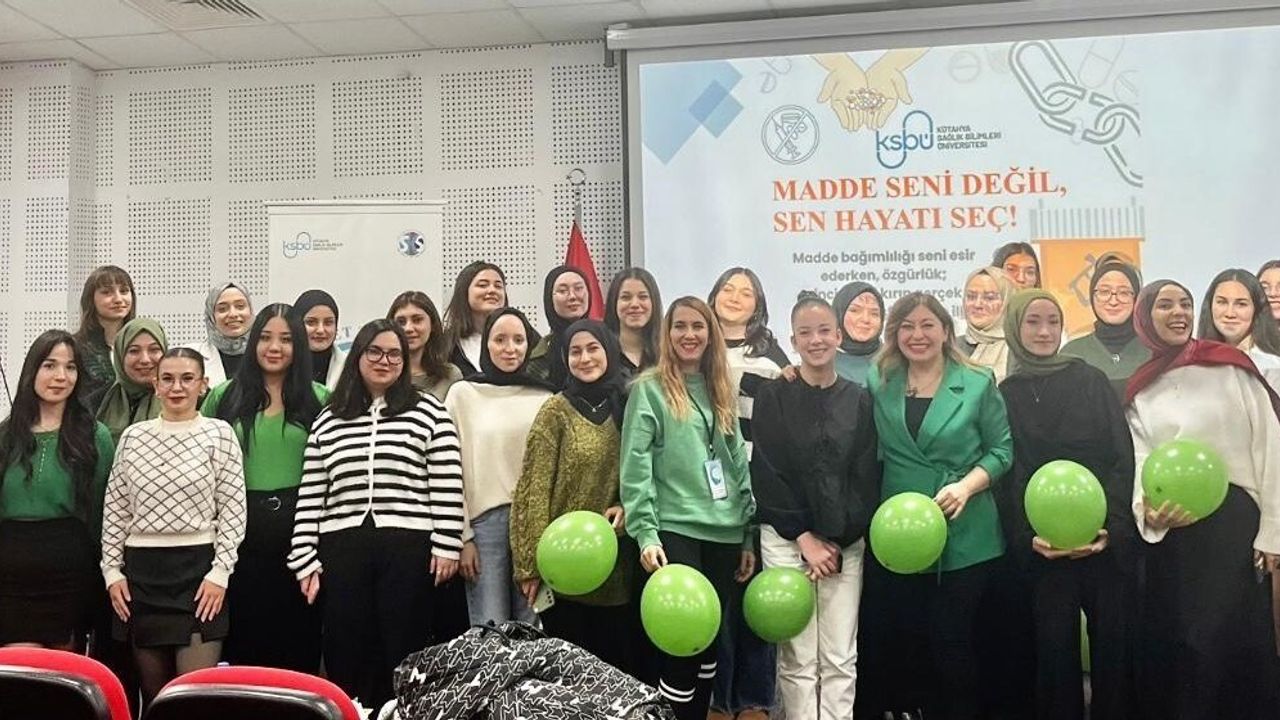 Kütahya'da 'Bağımlılık Türleri ve Sosyal Hizmet Müdahaleleri' Eğitimi