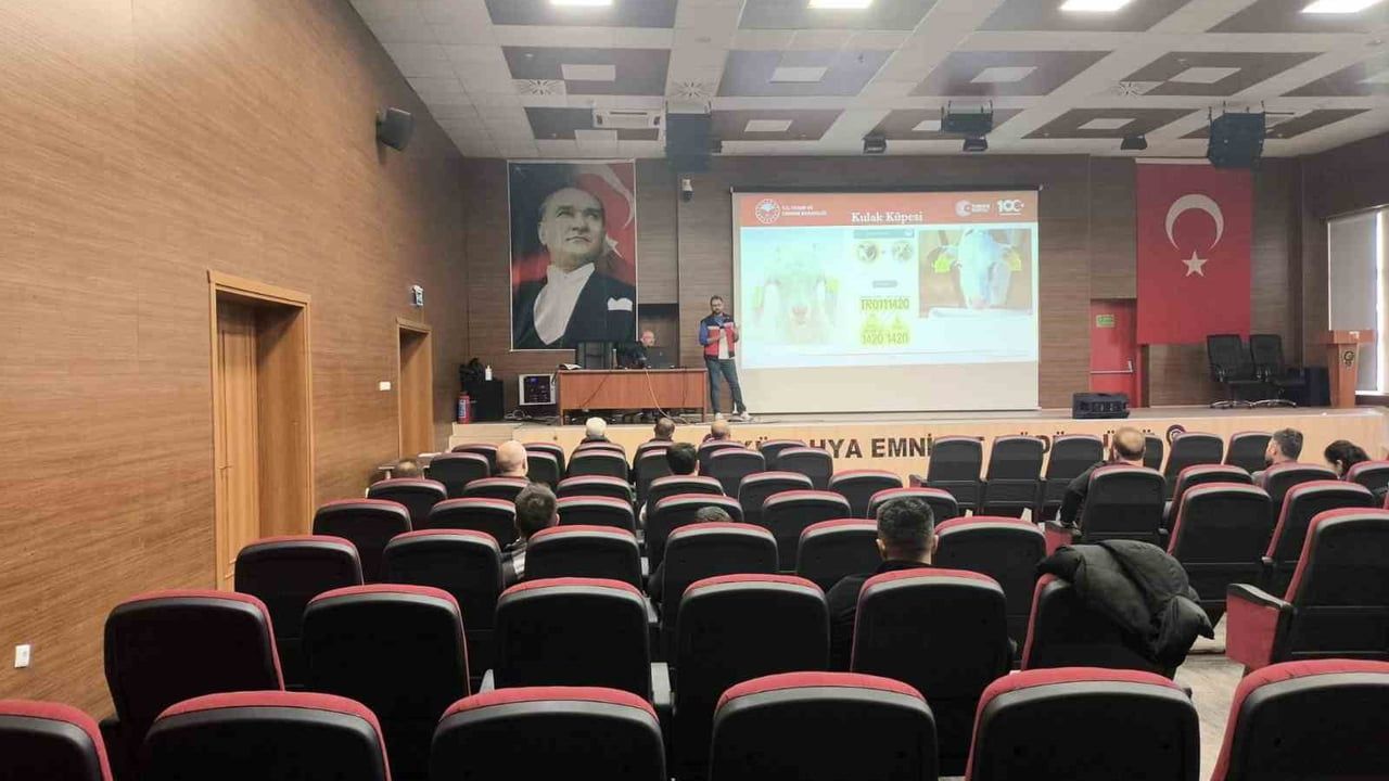Kütahya'da Emniyete Hayvan Sevkleri ve Yol Kontrolleri Eğitimi