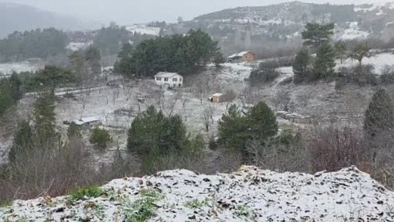 Kütahya'da Mevsimin İlk Karı: Radar Bölgesi Kartpostallık Görüntüler