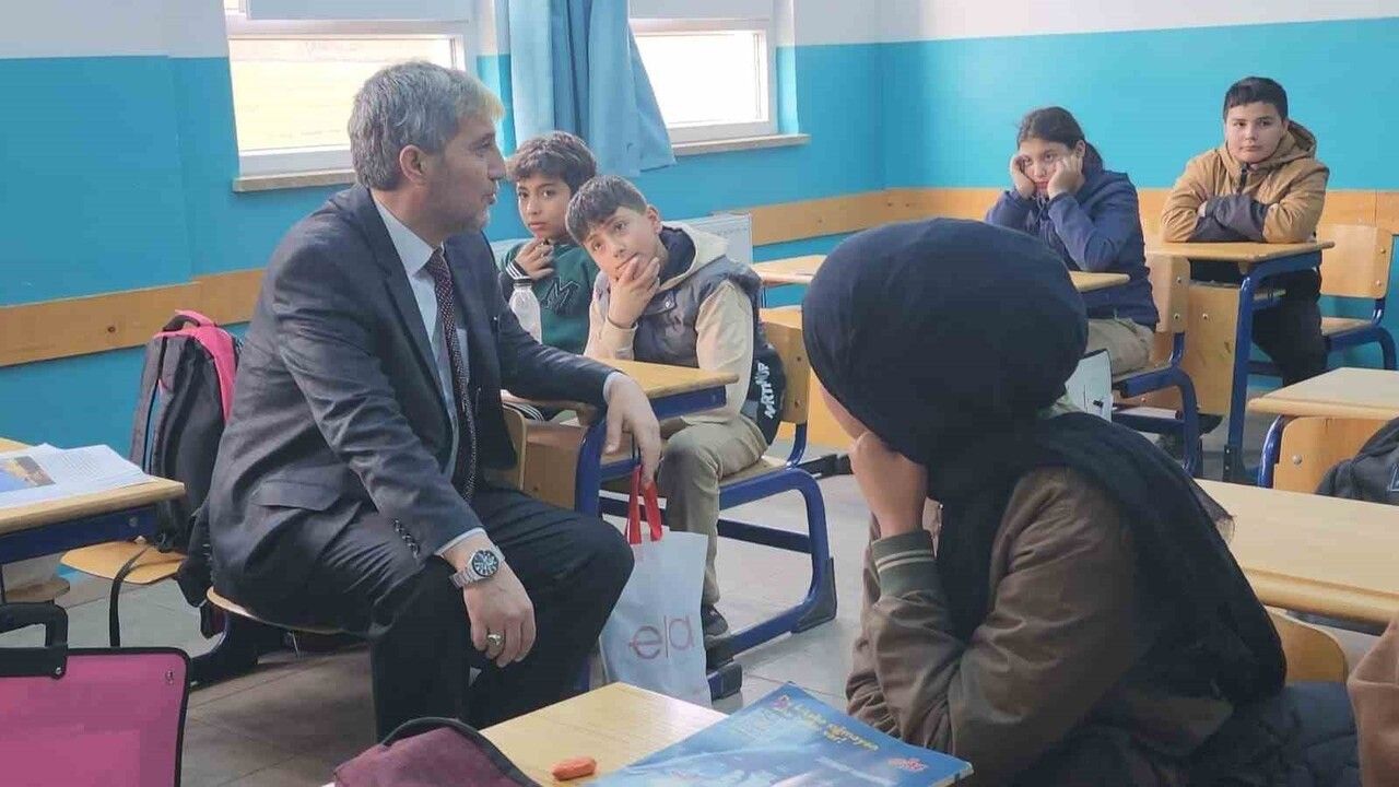 Kütahya'da Müdür Yılmaz: "Millî ve Manevî Değerlere Bağlı, Güçlü Bireyler Yetiştirmek Önceliğimizdir"