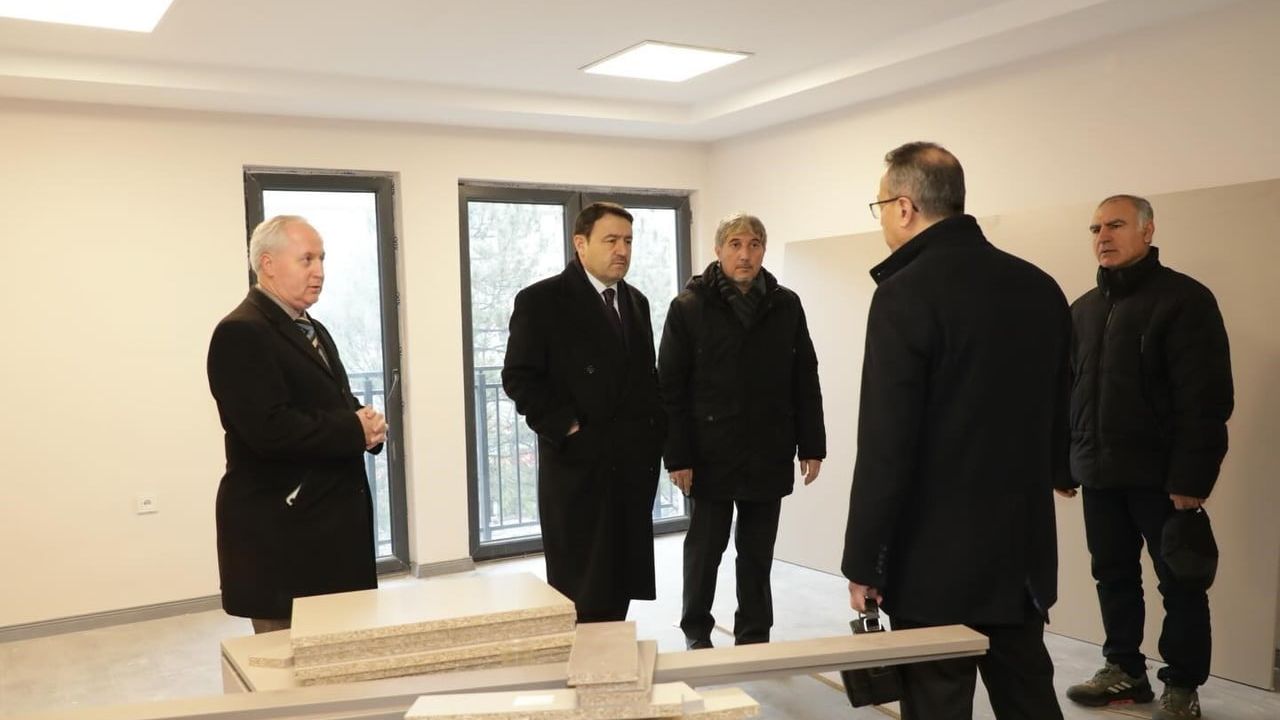 Kütahya'da Öğretmenevi İnşaatını Vali Musa Işın İnceledi