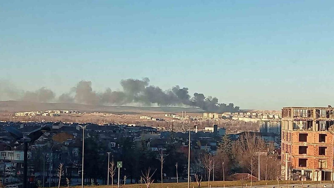 Kütahya'da Şantiyede Yatakhane Yangını: Akkent Mahallesi'nde Söndürüldü
