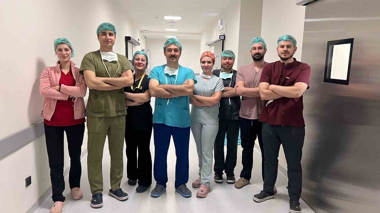 Kütahya'da Ses Teli Felcine Kalıcı Çözüm: İlk Tip 1 Tiroplasti