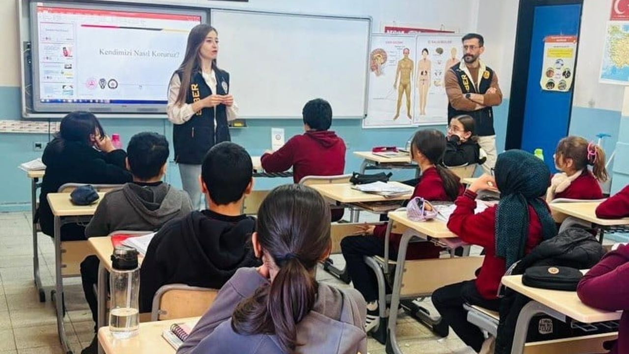 Kütahya'da SİBERAY'dan Öğrencilere Siber Güvenlik Semineri