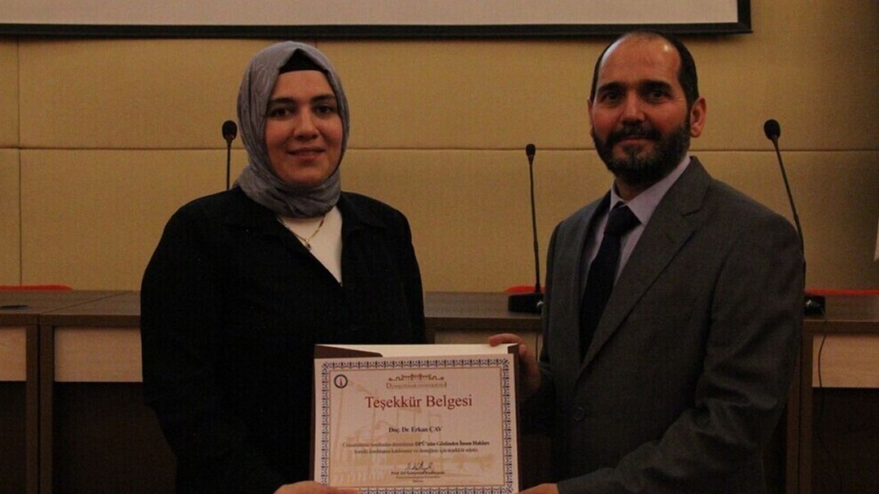 Kütahya Dumlupınar Üniversitesi'nde İnsan Hakları Konferansı