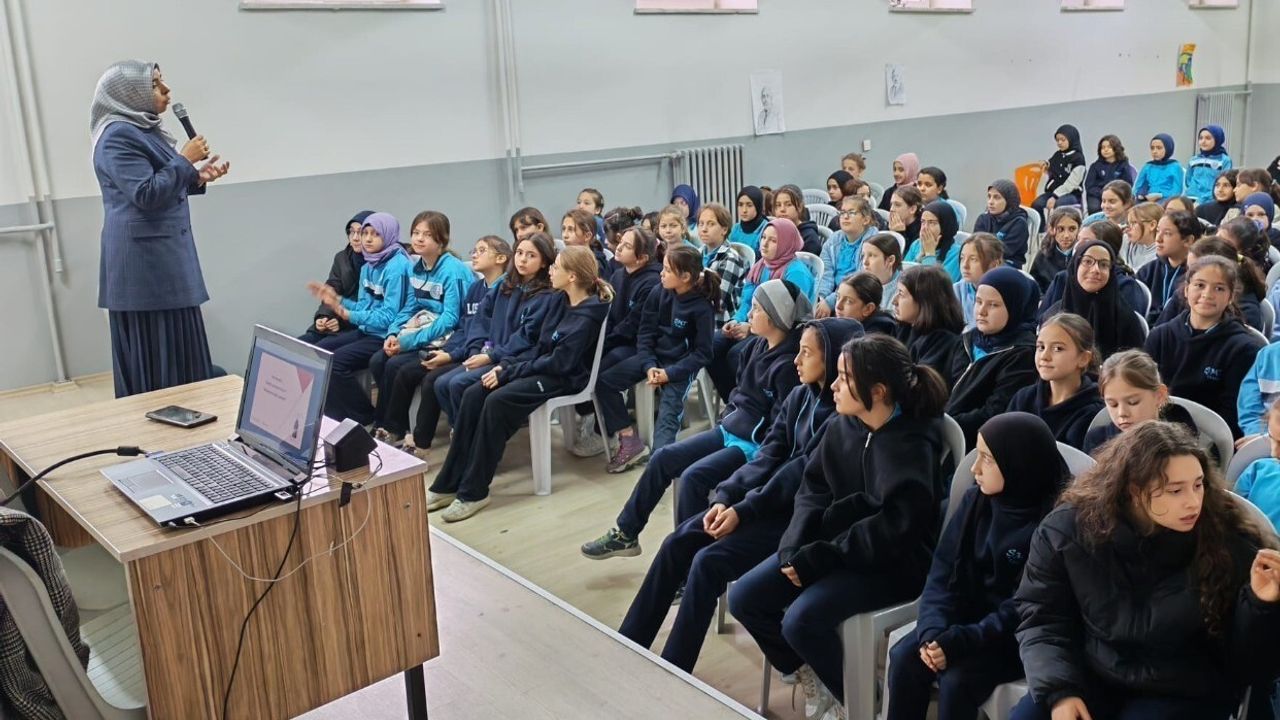Kütahya İl Müftülüğü'nden Değerler Eğitimi — Gülay Demirci Şule Mete Tetik İmam Hatip Ortaokulu'nda