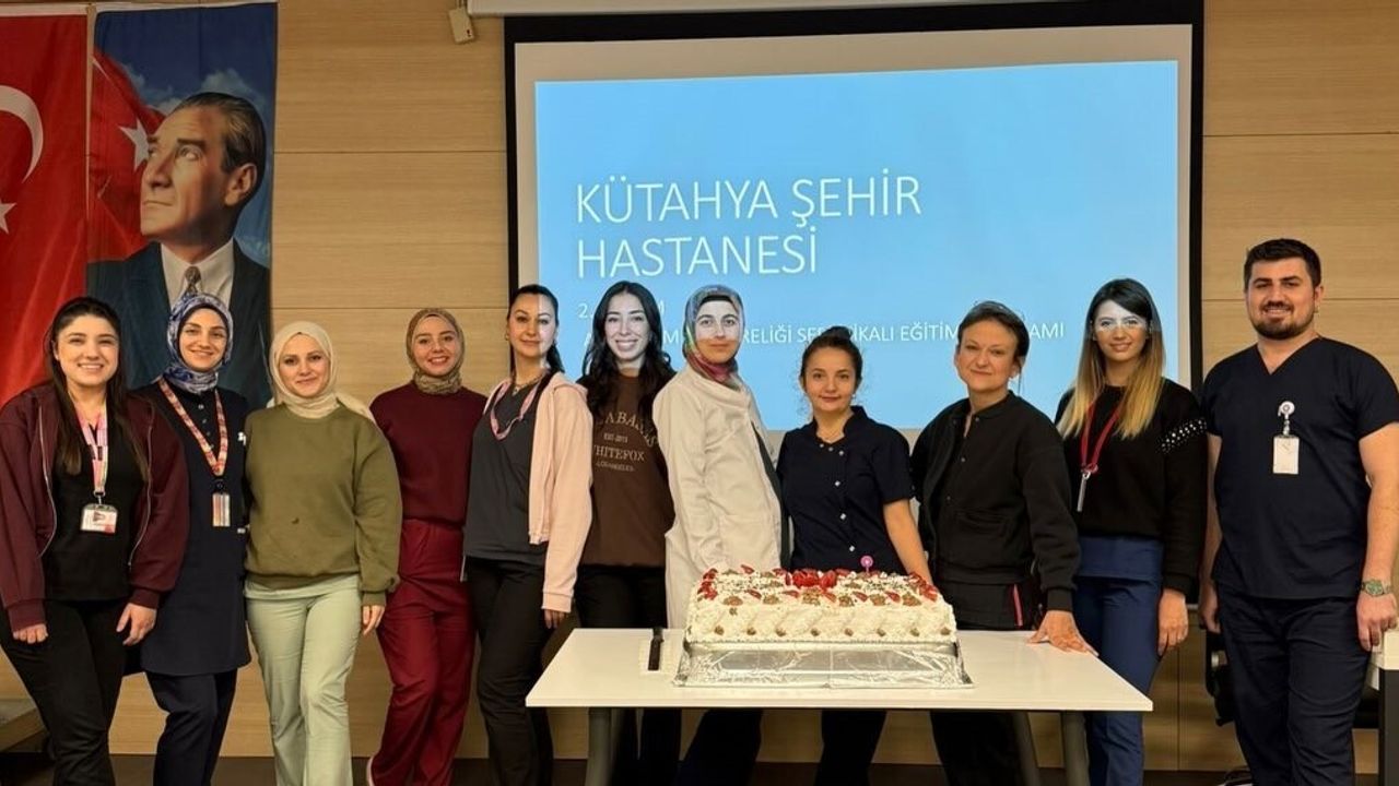 Kütahya Şehir Hastanesi'nde Acil Bakım Hemşireliği Eğitimi Tamamlandı