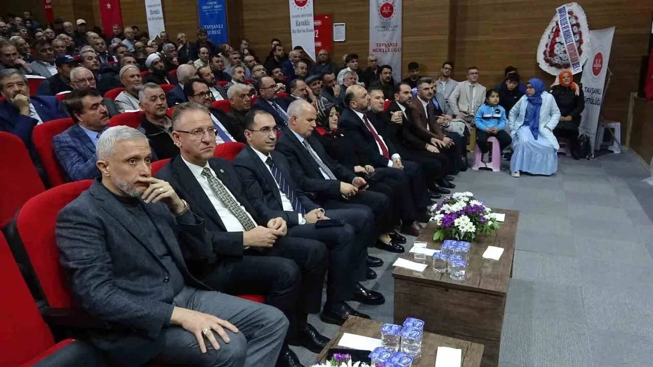 Kütahya Tavşanlı'da 36 Kız Hafız İçin Görkemli İcazet Töreni