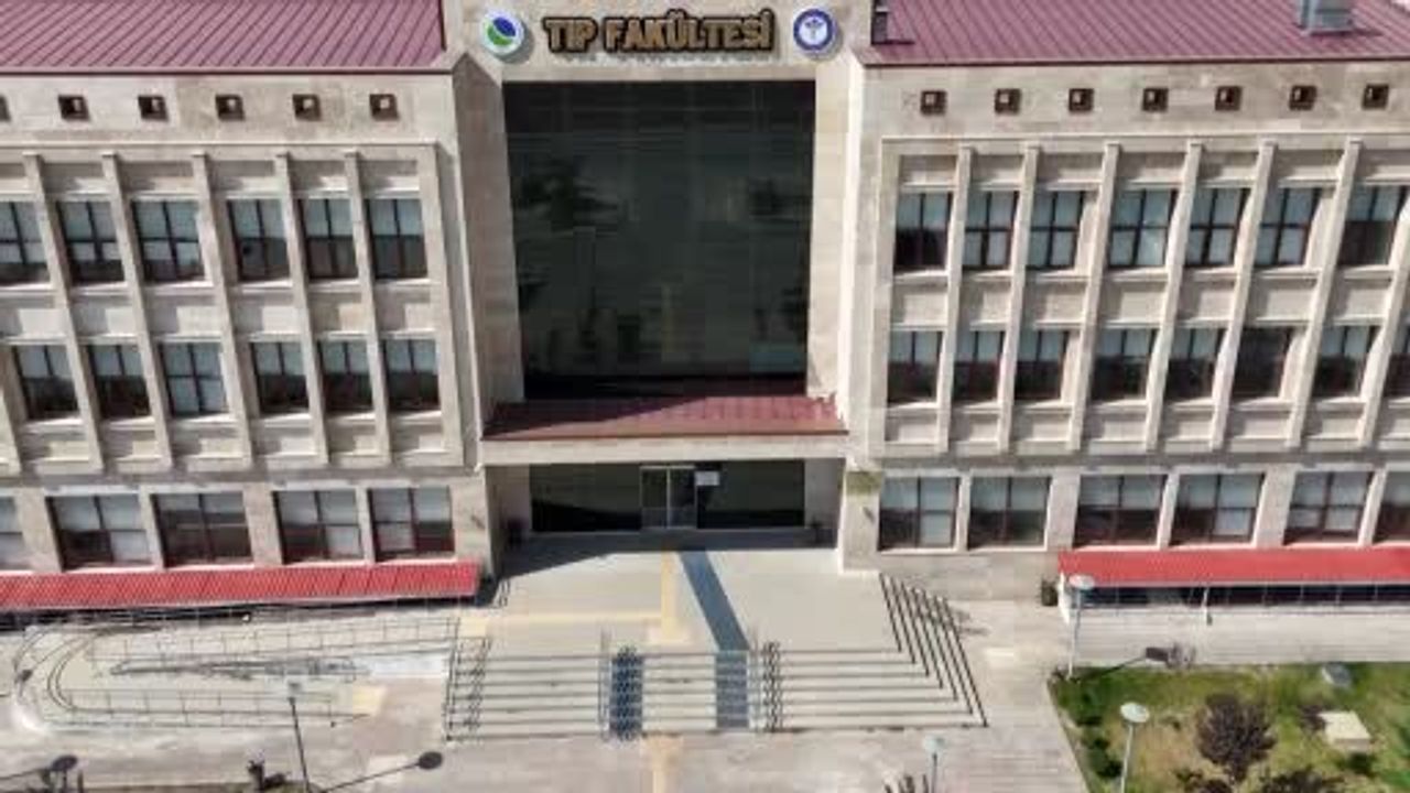 Kütüphanede Memur, Amfide Tıp Öğrencisi: Fatih Doğutaş’ın Başarı Hikayesi