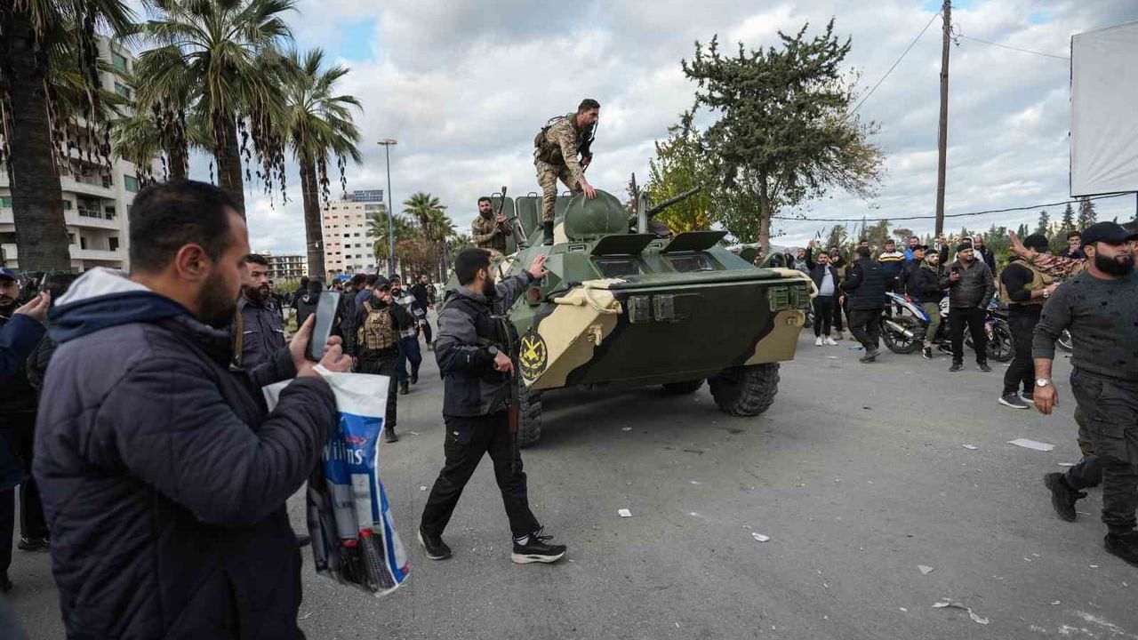 Lazkiye’de Protestoların Ardından Sokağa Çıkma Yasağı İlan edildi