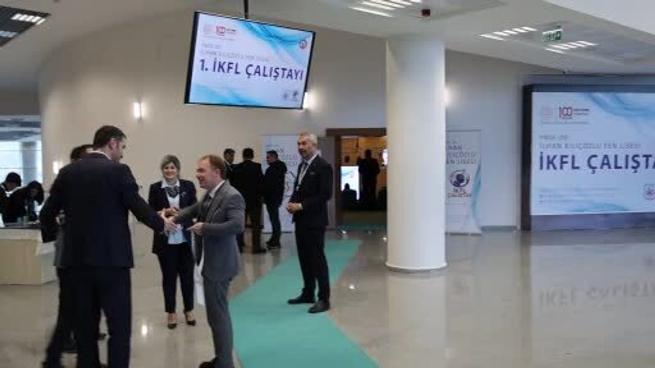 Liseliler 'Öğrenci Çalıştayı'nda Yapay Zeka Sunumlarıyla Öne Çıktı