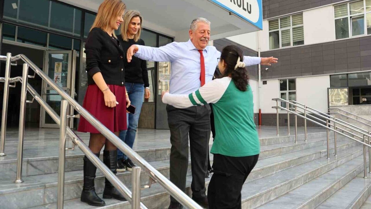 Lösemiyi Yenen İkranur 3 Yıl Sonra Okula Döndü