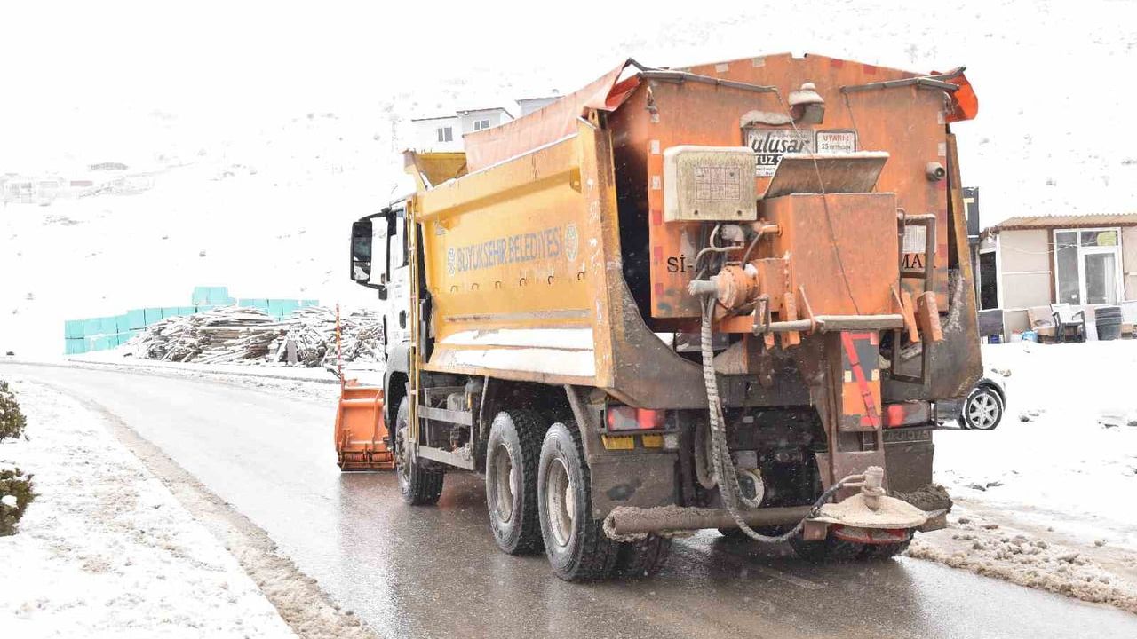 Malatya Büyükşehir Belediyesi'nden Yoğun Kar Mesaisi
