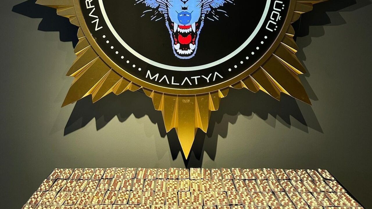Malatya'da Narkotik Operasyonu: 3 bin 644 Sentetik Ecza Ele Geçirildi, 3 Tutuklama