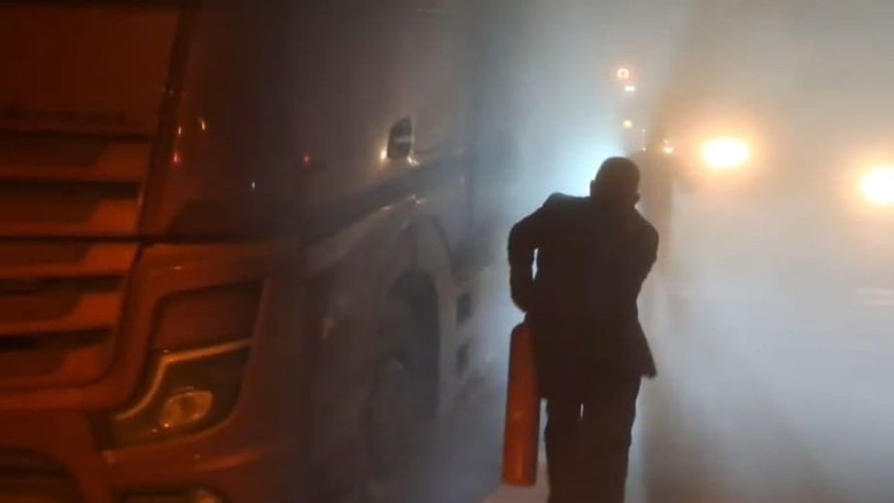 Malatya'da Pancar Yüklü Tır Alev Aldı: Kale'de Maddi Hasar