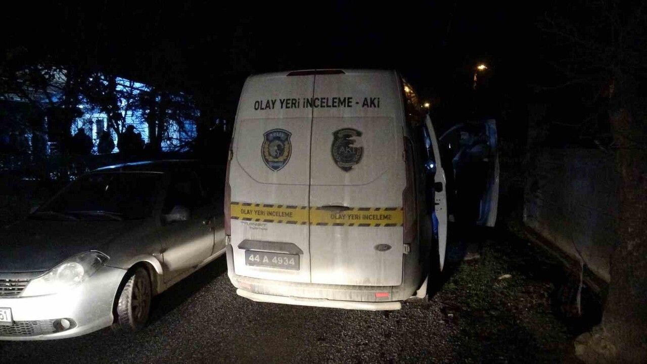 Malatya'da Silahla Oyun Kanlı Bitti: 16 Yaşındaki Genç Yaralandı