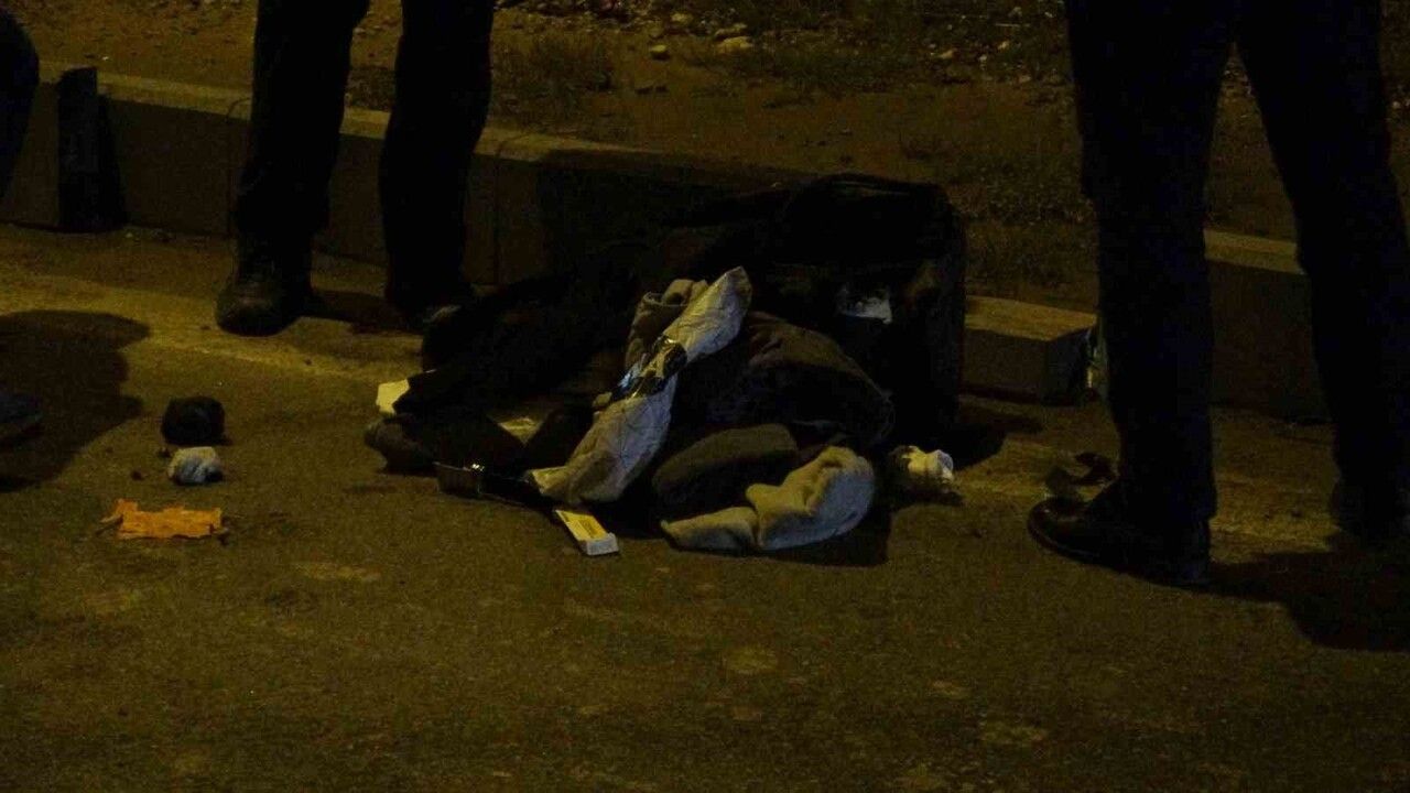 Malatya'da Şüpheli Çanta Fünyeyle Kontrollü Patlatıldı