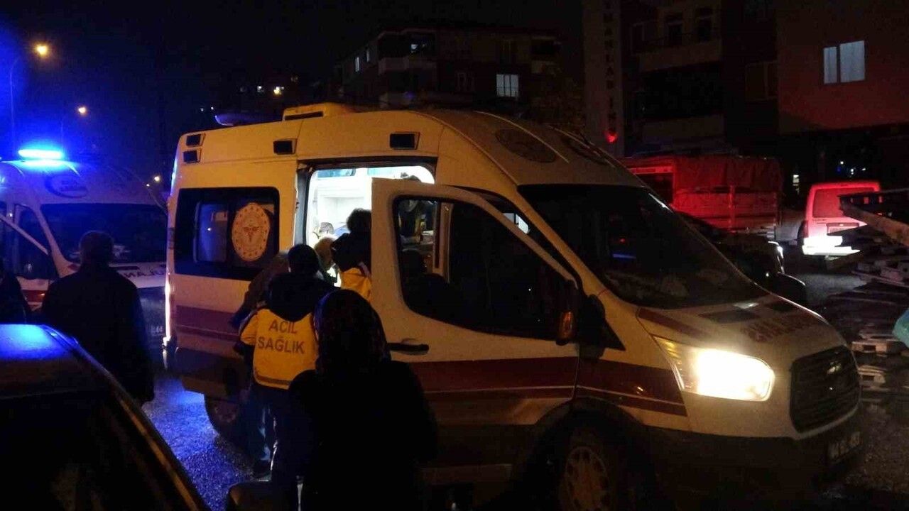 Malatya'da Trafik Kazası: 2 Emniyet Mensubu Yaralandı