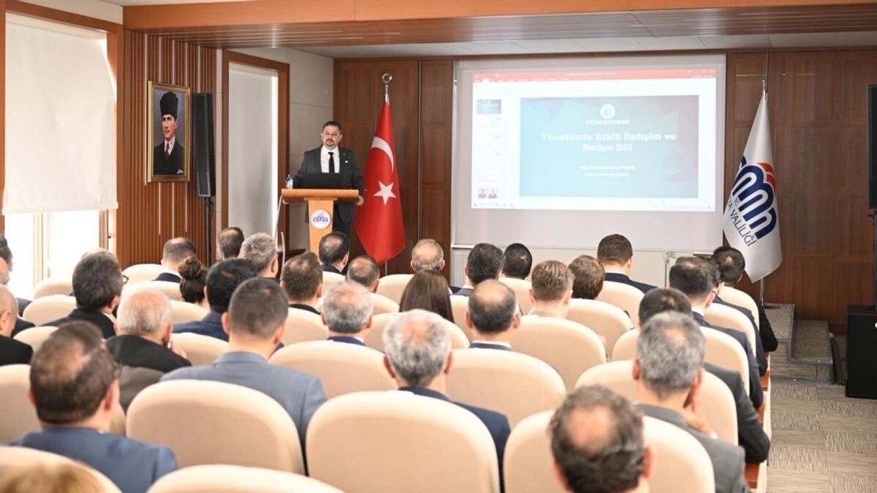Malatya'da Yönetimde Beden Dili ve Etkili İletişim Semineri