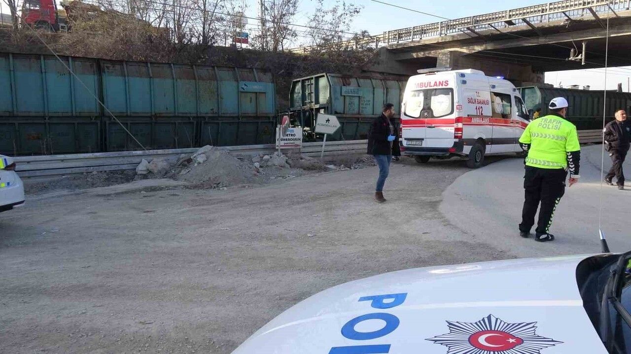 Malatya'da yük treninin çarptığı 17 yaşındaki genç hayatını kaybetti