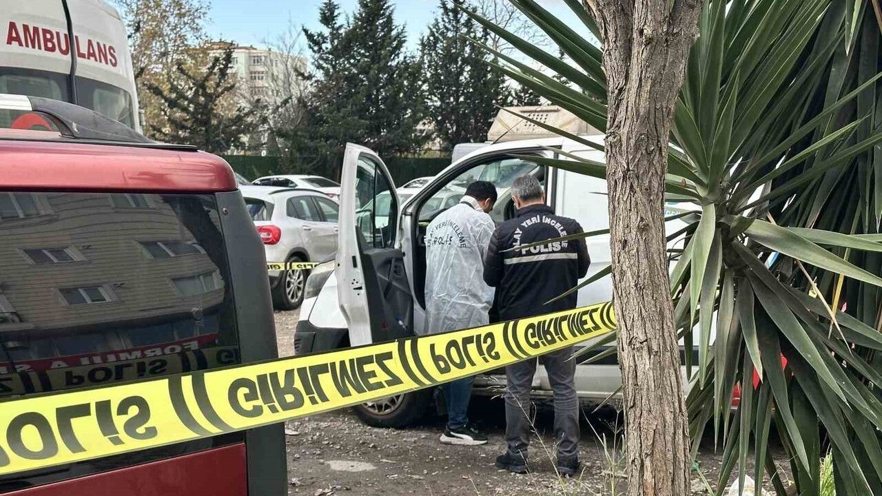 Maltepe'de Kargo Çalışanı Araçta Ölü Bulundu