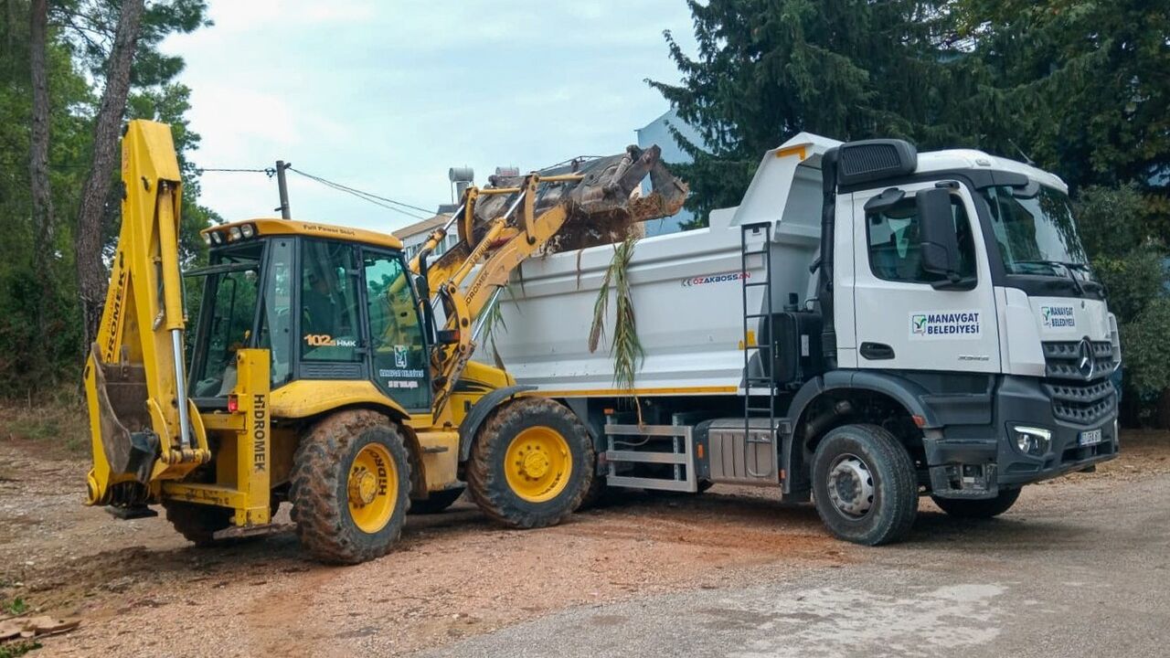 Manavgat Belediyesi'nden Yeni Atık Toplama Uygulaması: Pilot Mahallelerde Düzenli Toplama