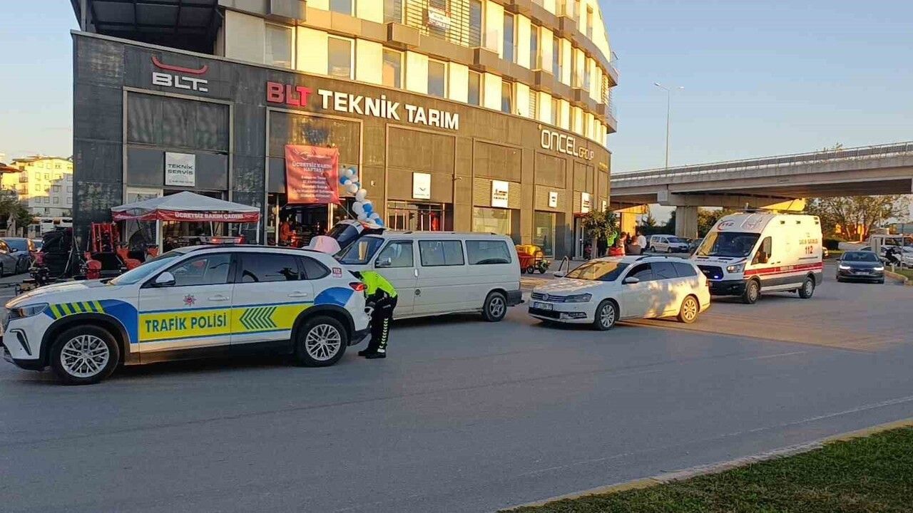 Manavgat'ta Otomobil ile Motosiklet Çarpıştı: 1 Yaralı, Ehliyetsiz Sürücüye 53 bin 67 TL Ceza