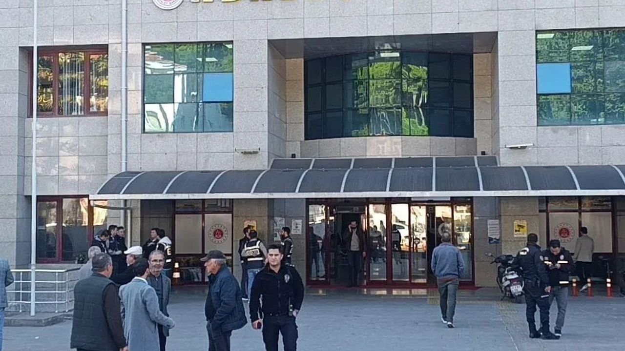 Manavgat'ta Rüşvet Davası: Demir Demir'den "Başkan Duymadı" İddiası