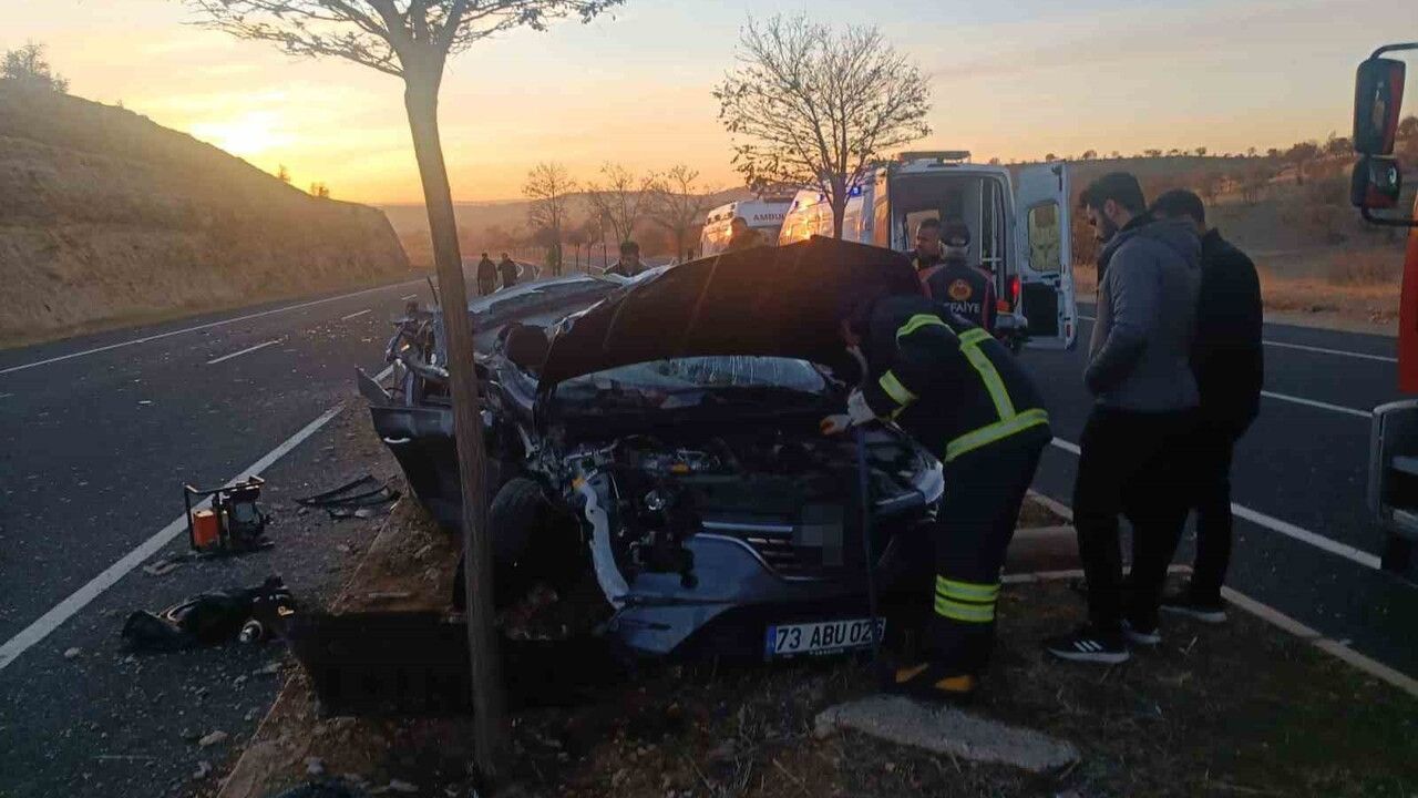 Mardin'de Otomobil-Tır Çarpışması: 1 Ölü, 2 Yaralı