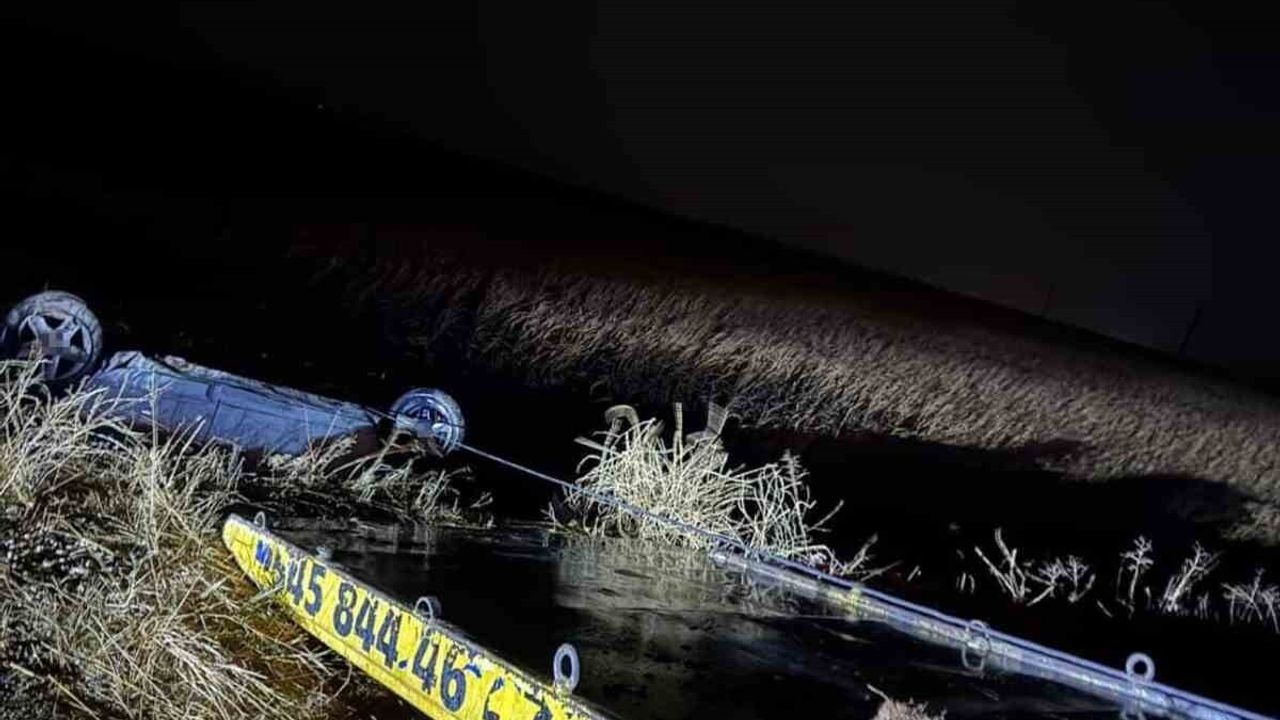 Mardin'de Tır ile Otomobil Çarpıştı: 1'i Ağır 2 Yaralı