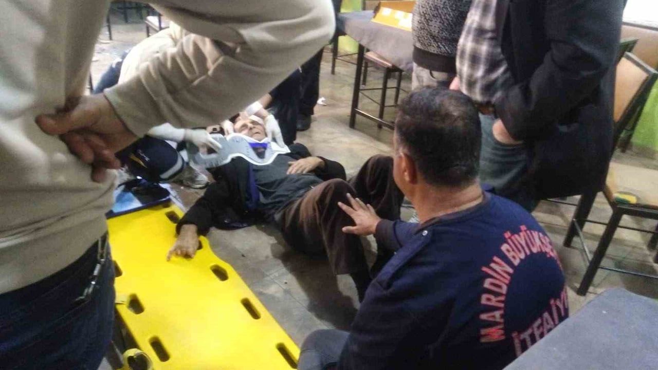 Mardin Nusaybin'de Kıraathane Tavanı Çöktü: 2 Yaralı