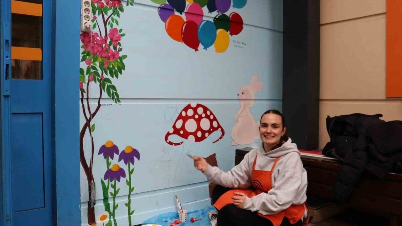 Masal Kahramanlarıyla Minik Hastalara Moral: Cerrahpaşa'da Renkli Duvarlar