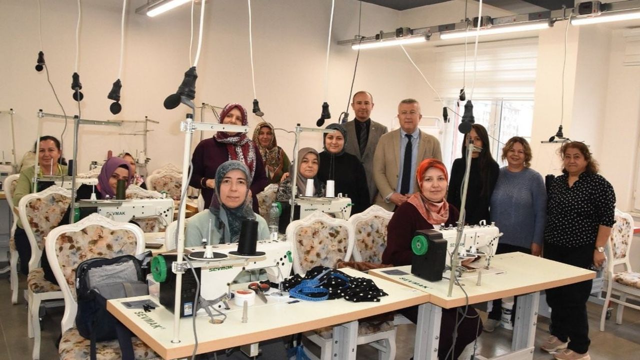 MEB Yetkilileri Eskişehir'de Hayat Boyu Öğrenme Çalışmalarını Yerinde İnceledi