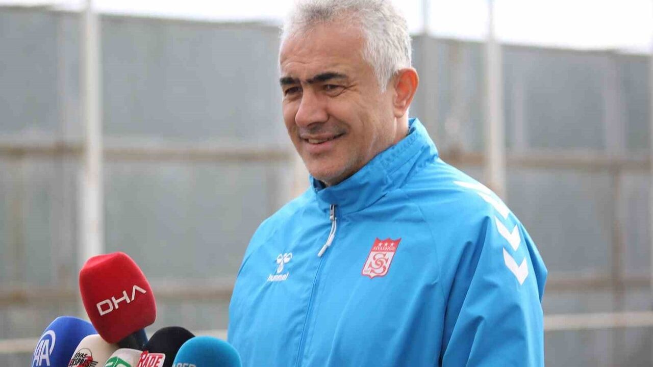 Mehmet Altıparmak: "Sivasspor Üst Sıralara Tırmanmak İstiyor"