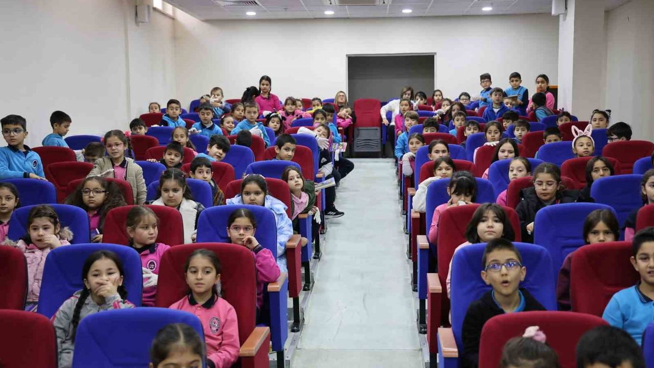 Mehmet Gönen Mezun Olduğu Okulda Oyunla Teknoloji Bağımlılığını Anlattı