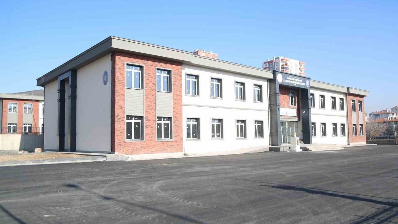 Melikgazi Belediyesi Kazım Karabekir'de 2 Okulu Tamamladı — Yeniköy ve Altınoluk'a Hizmet