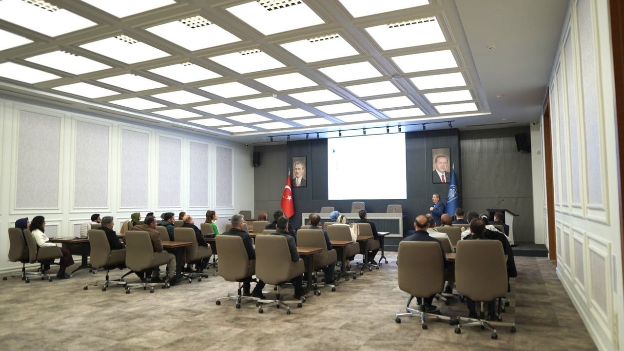 Melikgazi Belediyesi'nden Protokol Kuralları ve Adab-ı Muaşeret Eğitimi