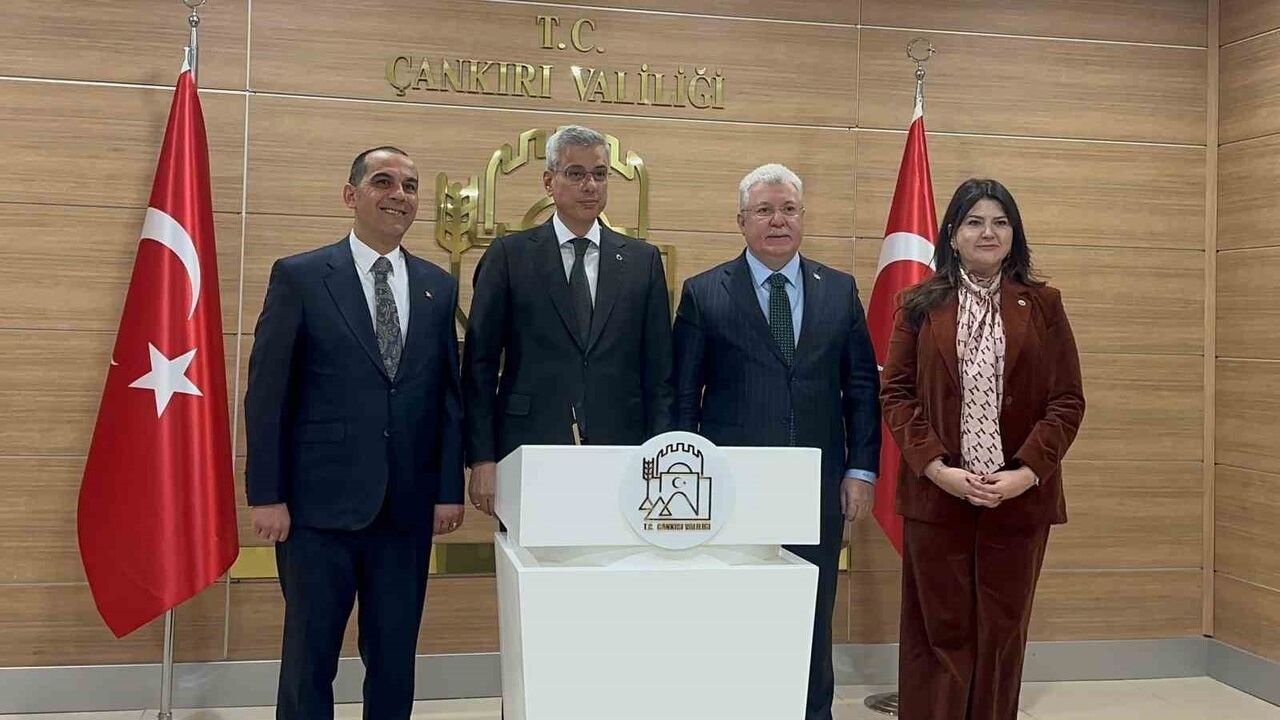 Memişoğlu: Türkiye kendi sağlık cihazlarını üretebiliyor — Çankırı'ya 400 yataklı hastane 2026