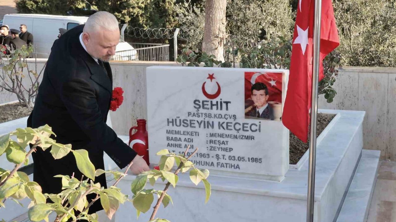 Menemen'de 95. Yıl Töreni: Başkan Pehlivan 'Şehit Kubilay ve Silah Arkadaşlarını Bağrına Bastı'