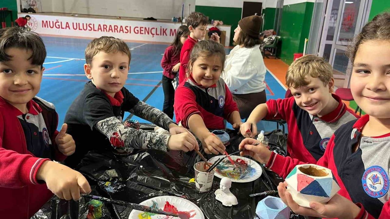 Menteşe'de Geleneksel Oyunlarla Çocuklar Geleceğe Hazırlanıyor